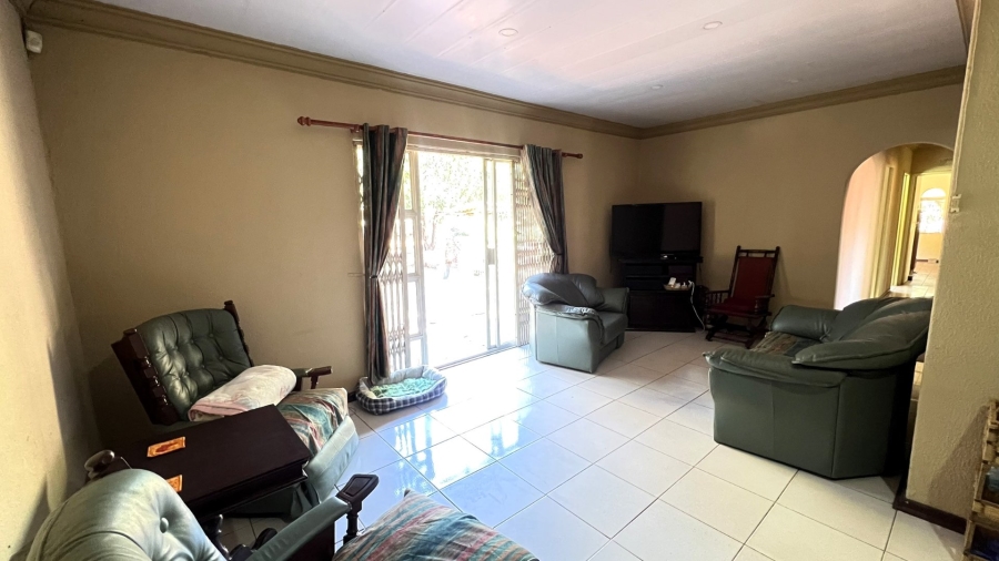 4 Bedroom Property for Sale in Langenhovenpark Free State
